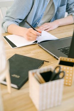 hilokal-notebook-image